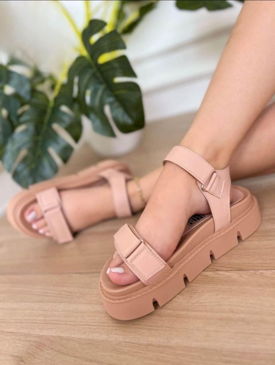 Nuevas Sandalias Macadamia